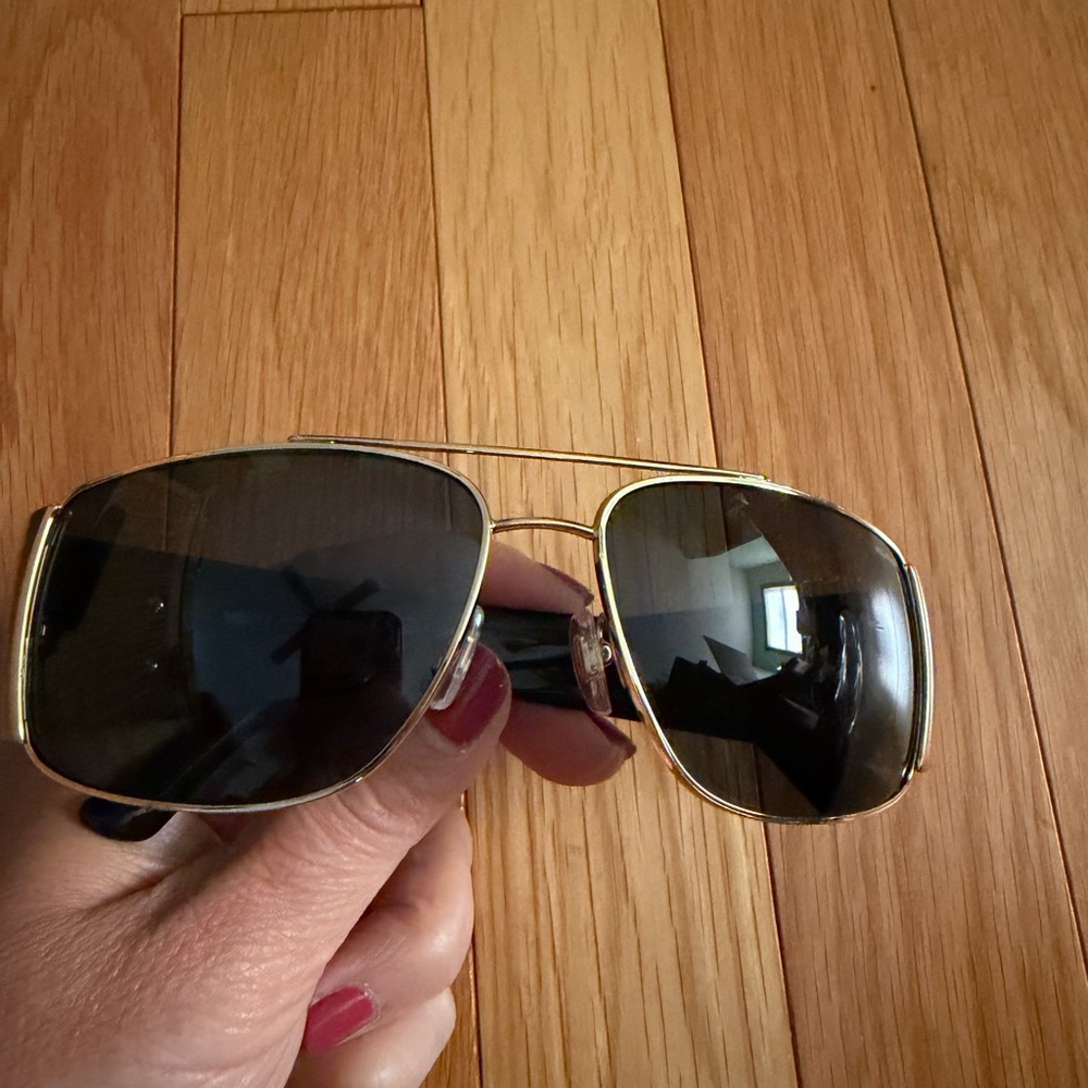 Authentic Versace Polarized Gold and Dark Gray  Sunglasses Unisex NIB never worn